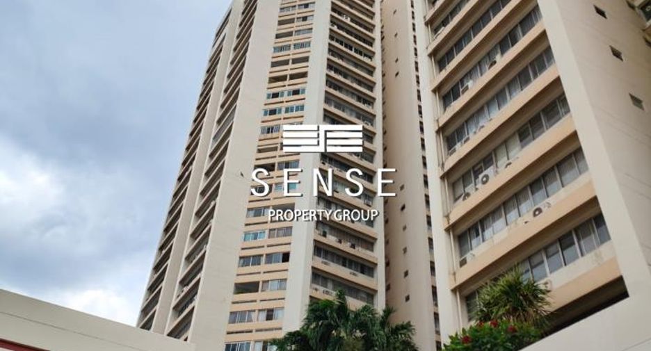 For sale 4 bedrooms condo in Watthana, Bangkok