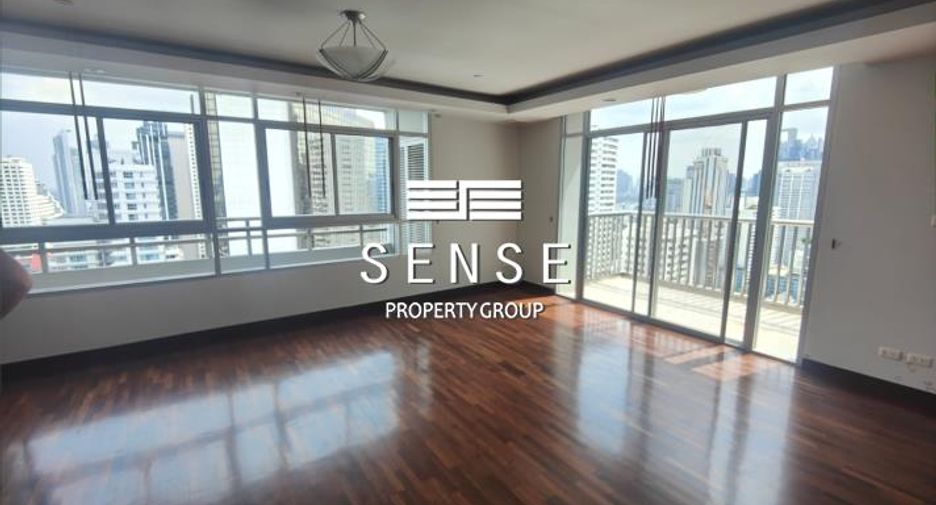 For rent 3 bedrooms condo in Watthana, Bangkok