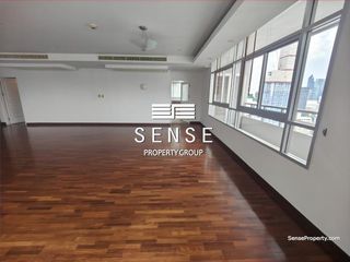 Condo en alquiler de 3 habitaciones en Watthana, Bangkok