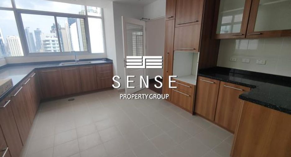 For rent 3 bedrooms condo in Watthana, Bangkok
