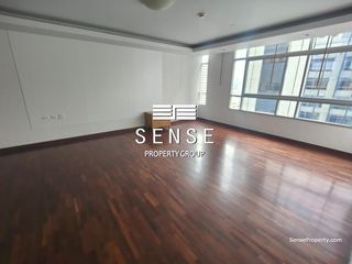 Condo en alquiler de 3 habitaciones en Watthana, Bangkok