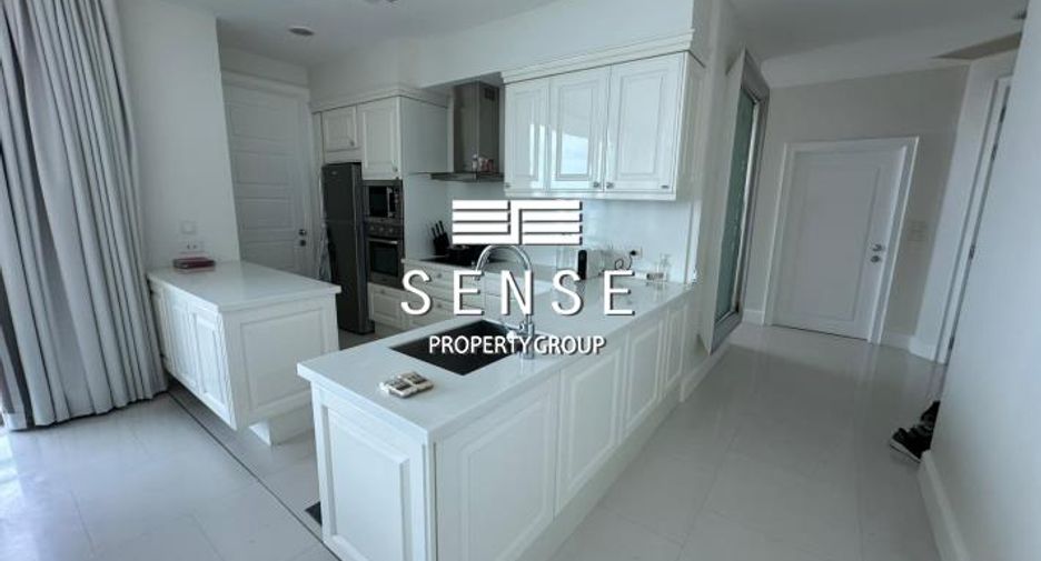 For rent 2 bedrooms condo in Watthana, Bangkok