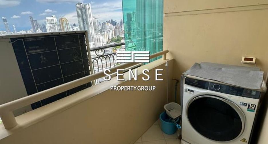 For rent 2 bedrooms condo in Watthana, Bangkok