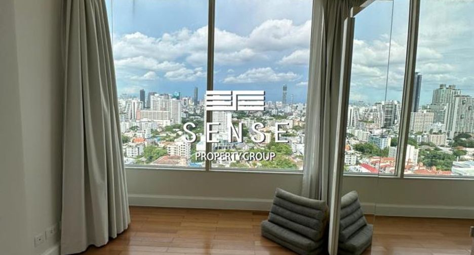 For rent 2 bedrooms condo in Watthana, Bangkok