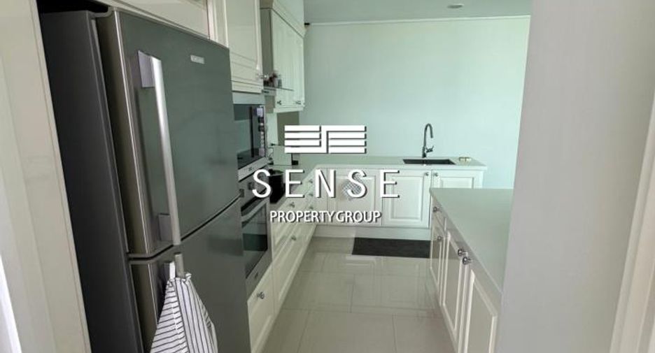 For rent 2 bedrooms condo in Watthana, Bangkok