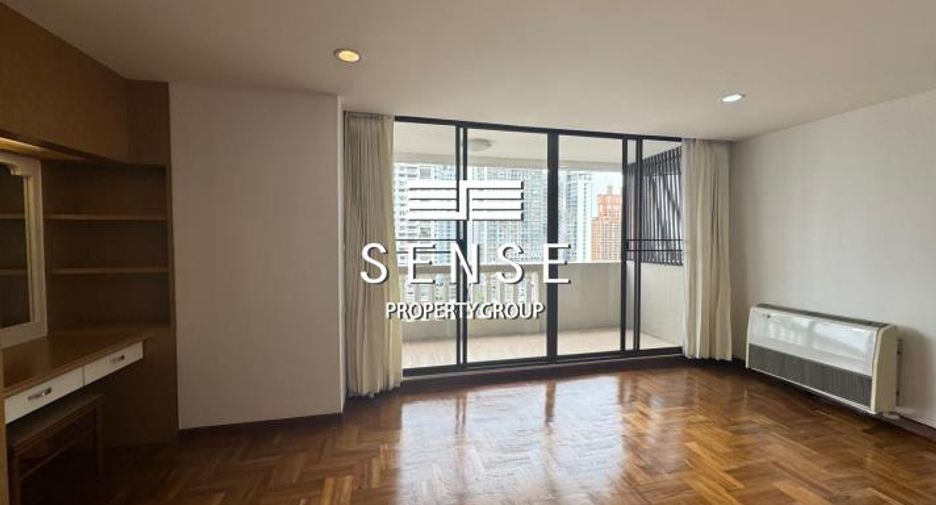 Condo en alquiler de 3 habitaciones en Khlong Toei, Bangkok