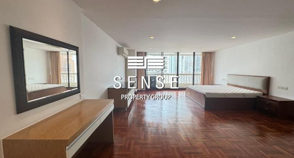 Condo en alquiler de 3 habitaciones en Khlong Toei, Bangkok