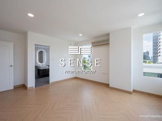 For sale 3 bedrooms condo in Yan Nawa, Bangkok