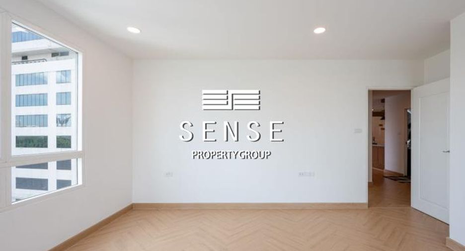 For sale 3 bedrooms condo in Yan Nawa, Bangkok