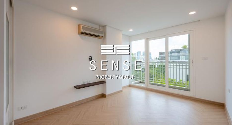 For sale 3 bedrooms condo in Yan Nawa, Bangkok