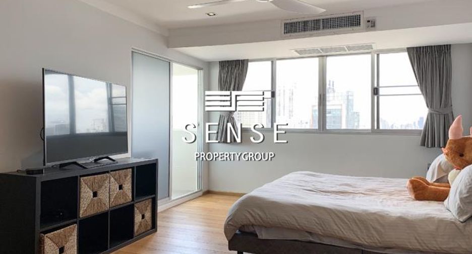 For sale 3 bedrooms condo in Khlong Toei, Bangkok