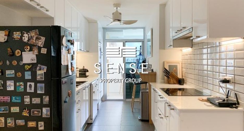 For sale 3 bedrooms condo in Khlong Toei, Bangkok