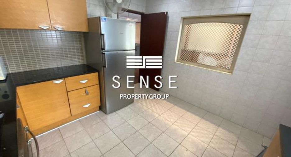 For sale 3 bedrooms condo in Khlong Toei, Bangkok