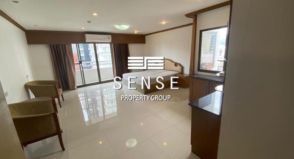 For sale 3 bedrooms condo in Khlong Toei, Bangkok