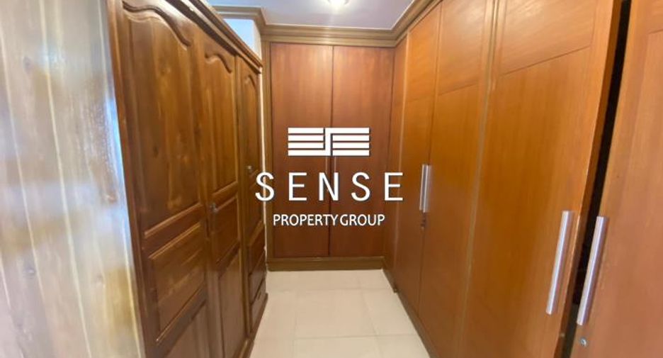 For sale 3 bedrooms condo in Khlong Toei, Bangkok