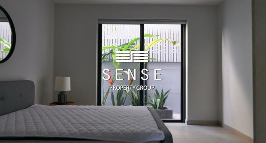 For rent 3 bedrooms townhouse in Watthana, Bangkok