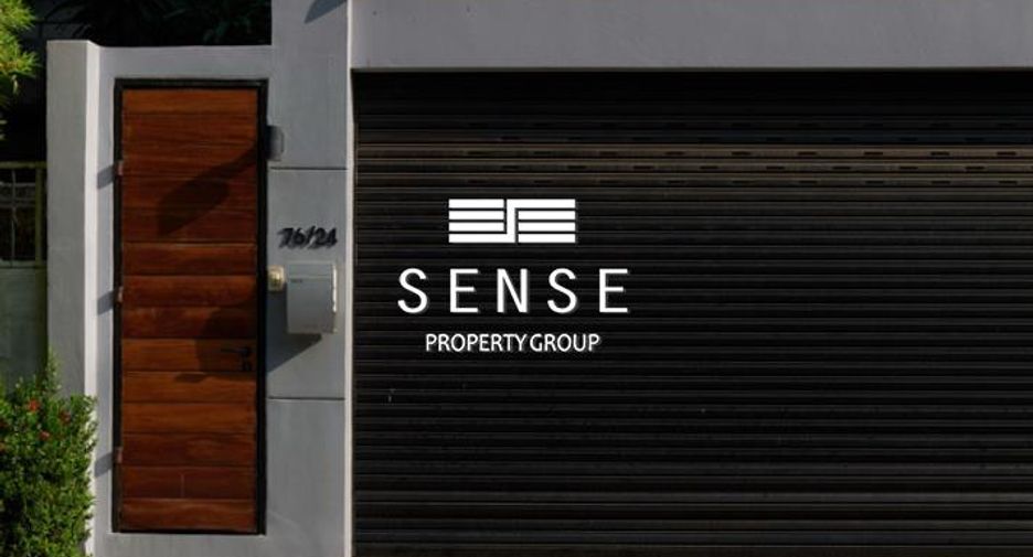 For rent 3 bedrooms townhouse in Watthana, Bangkok