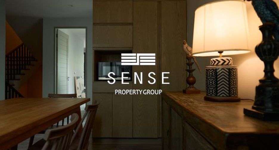 For rent 3 bedrooms townhouse in Watthana, Bangkok