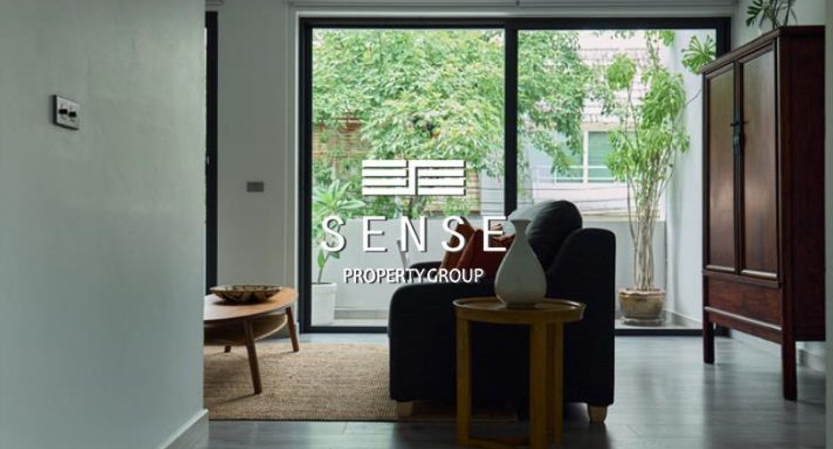 For rent 3 bedrooms townhouse in Watthana, Bangkok