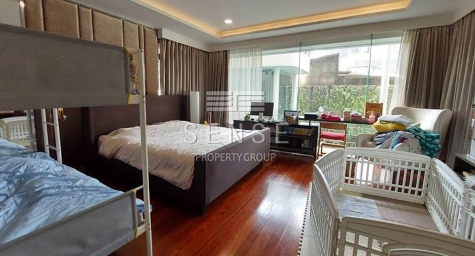 Haus zur Miete mit 3 Zimmer in Khlong Toei, Bangkok
