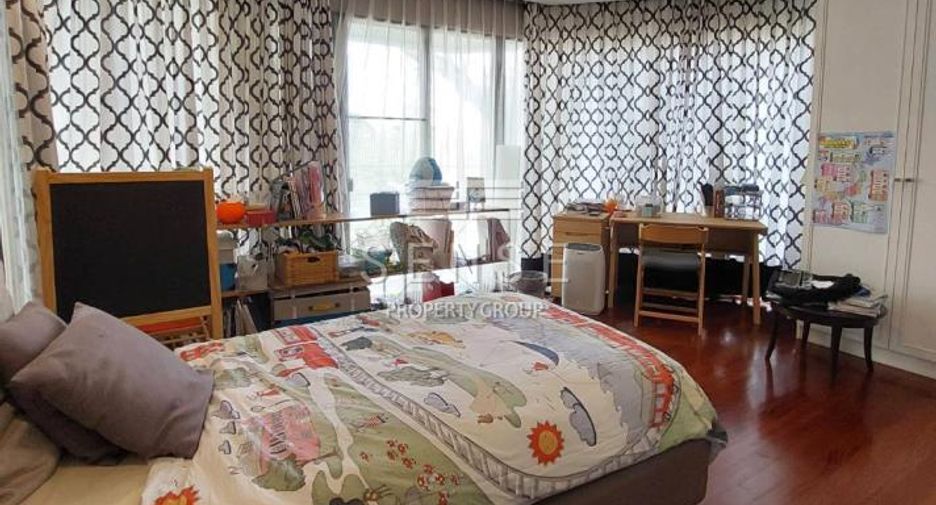 Haus zur Miete mit 3 Zimmer in Khlong Toei, Bangkok
