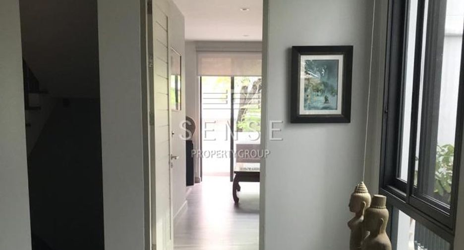 Reihenhaus zur Miete mit 3 Zimmer in Khlong Toei, Bangkok