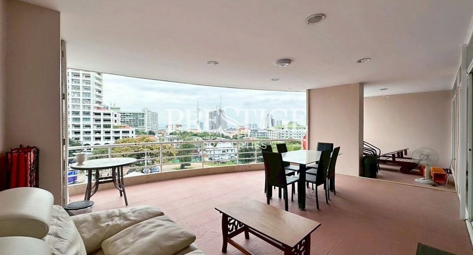 For sale 3 bedrooms condo in Bang Lamung, Chonburi