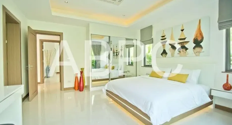 For rent and for sale 4 bedrooms house in Bang Lamung, Chonburi