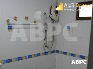 Casa en alquiler de 5 habitaciones en Bang Lamung, Chonburi