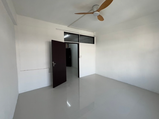 For sale 4 bedrooms retail Space in Bang Kapi, Bangkok