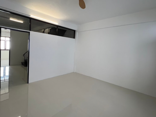 For sale 4 bedrooms retail Space in Bang Kapi, Bangkok