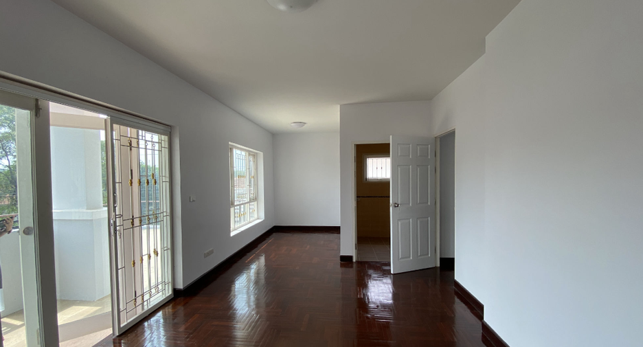 For sale 4 bedrooms house in Ban Chang, Rayong