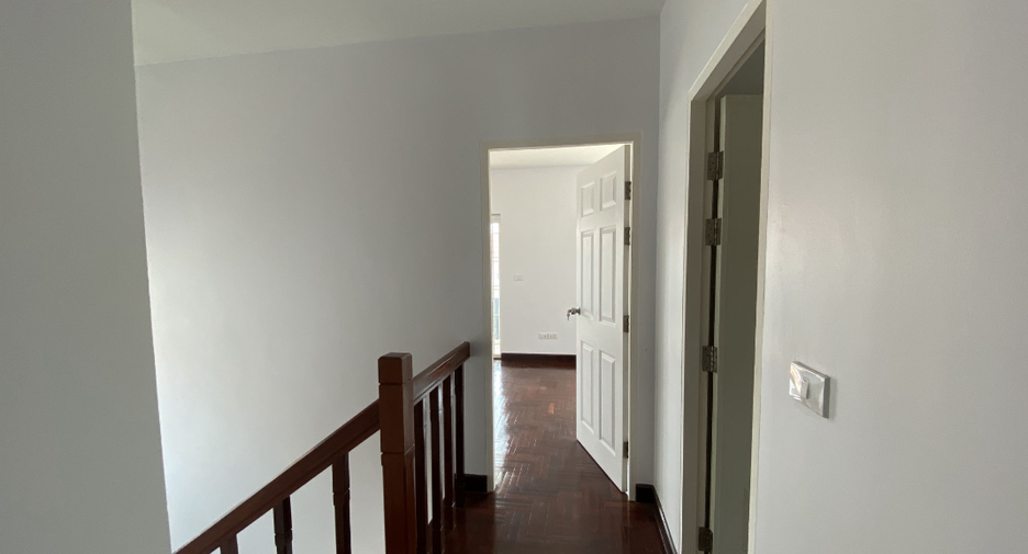 For sale 4 bedrooms house in Ban Chang, Rayong