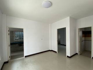 À vendre 4 chambres maison à Ban Chang, Rayong