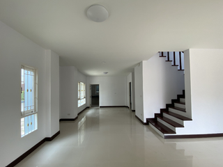 À vendre 4 chambres maison à Ban Chang, Rayong
