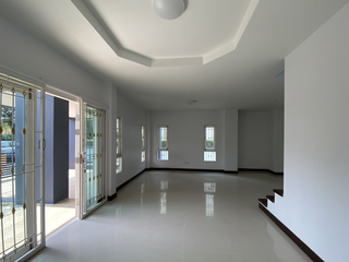 À vendre 4 chambres maison à Ban Chang, Rayong