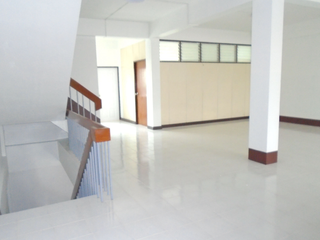 出售 4 卧室 商业空间 在 Mueang Lampang, Lampang