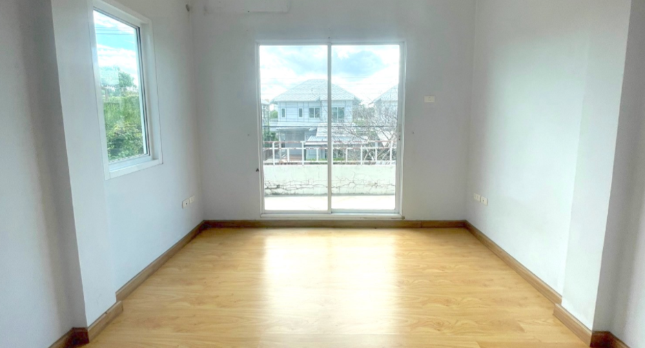 Casa en venta de 3 habitaciones en Thanyaburi, Pathum Thani
