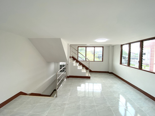 For sale 3 bedrooms retail Space in Mueang Chiang Mai, Chiang Mai