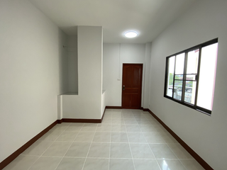 For sale 3 bedrooms retail Space in Mueang Chiang Mai, Chiang Mai