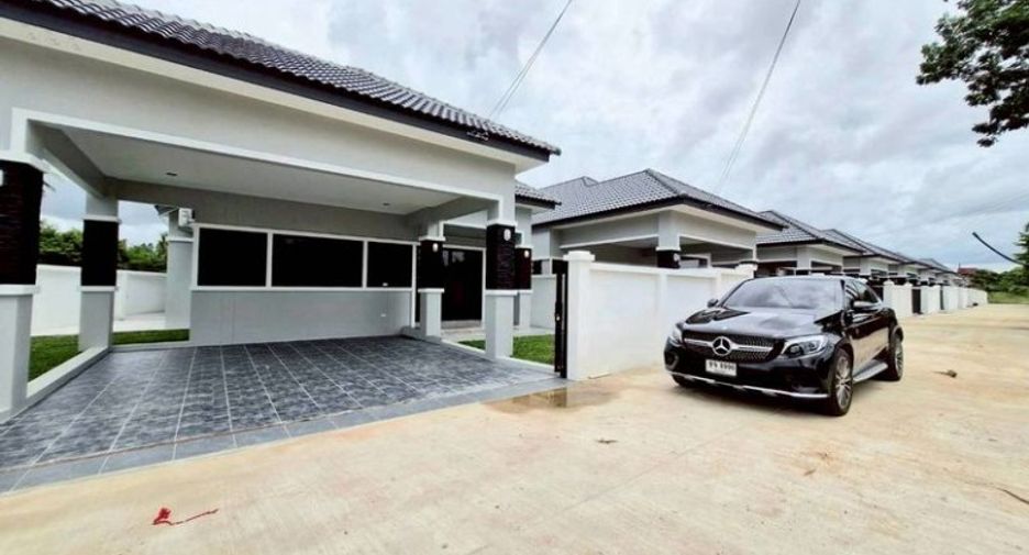 For sale 3 bedrooms house in Bang Lamung, Chonburi