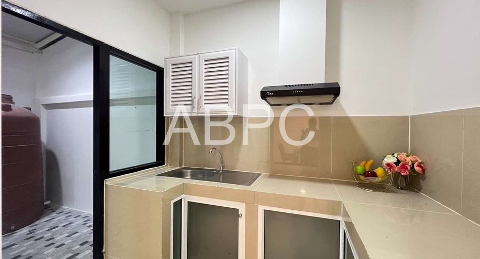 For sale 2 bedrooms townhouse in Jomtien, Pattaya