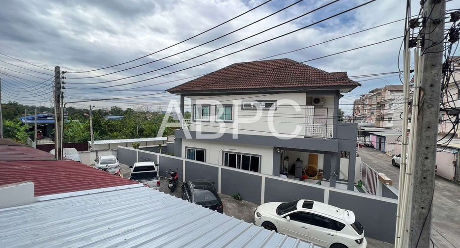 For sale 2 bedrooms townhouse in Jomtien, Pattaya