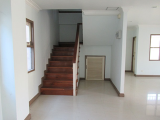 出售 4 卧室 独立屋 在 Mueang Udon Thani, Udon Thani