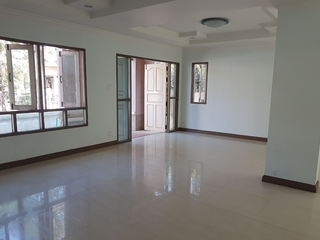 出售 4 卧室 独立屋 在 Mueang Udon Thani, Udon Thani