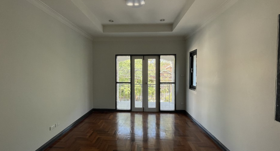 Haus zum Kauf mit 4 Zimmer in Mueang Udon Thani, Udon Thani