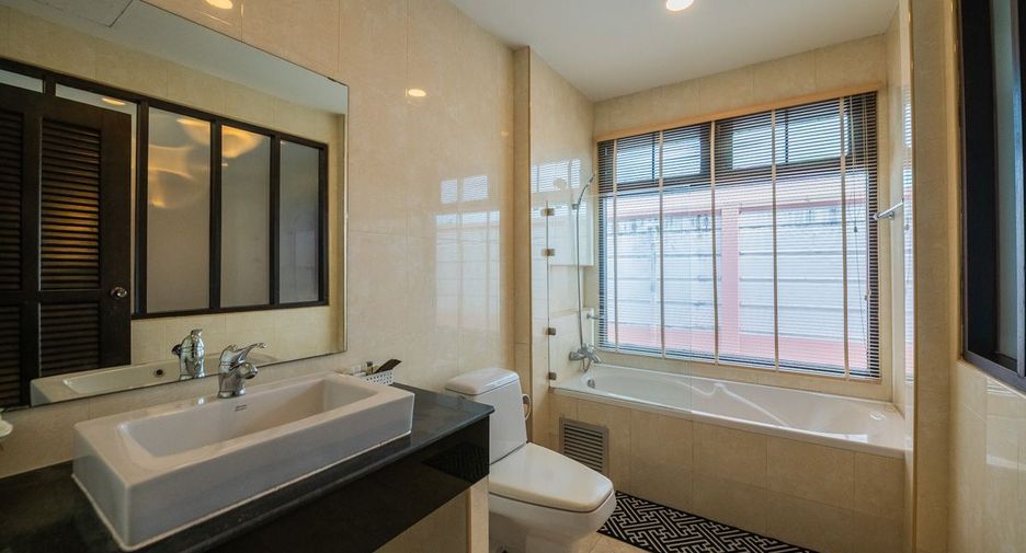 For sale 3 bedrooms house in Sattahip, Chonburi