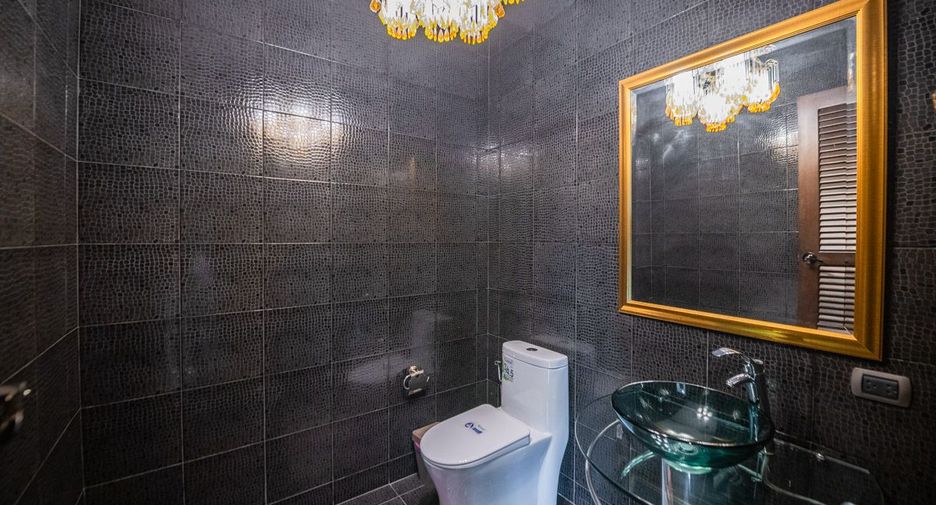 For sale 3 bedrooms house in Sattahip, Chonburi