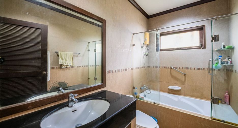 For sale 3 bedrooms house in Sattahip, Chonburi