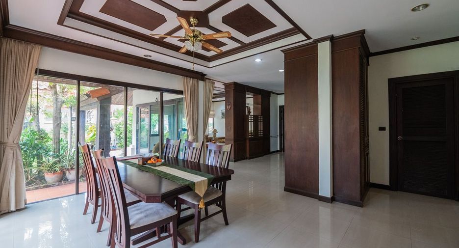 For sale 3 bedrooms house in Sattahip, Chonburi
